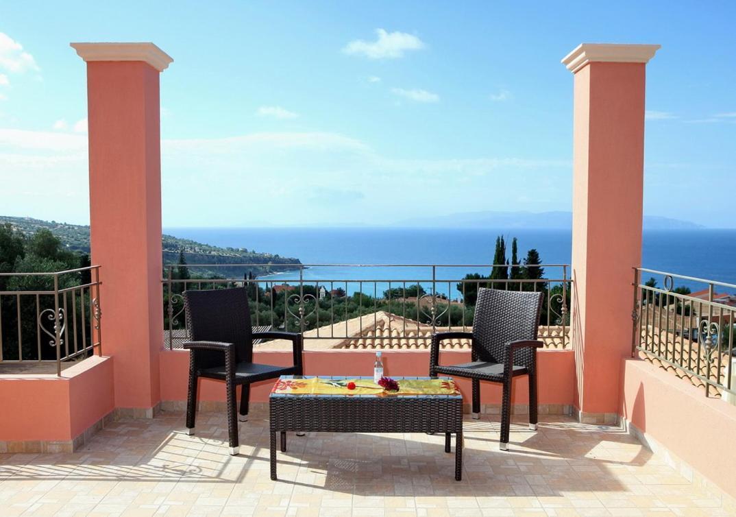 Provenzo And Meliti Villas Lourdata  Zewnętrze zdjęcie