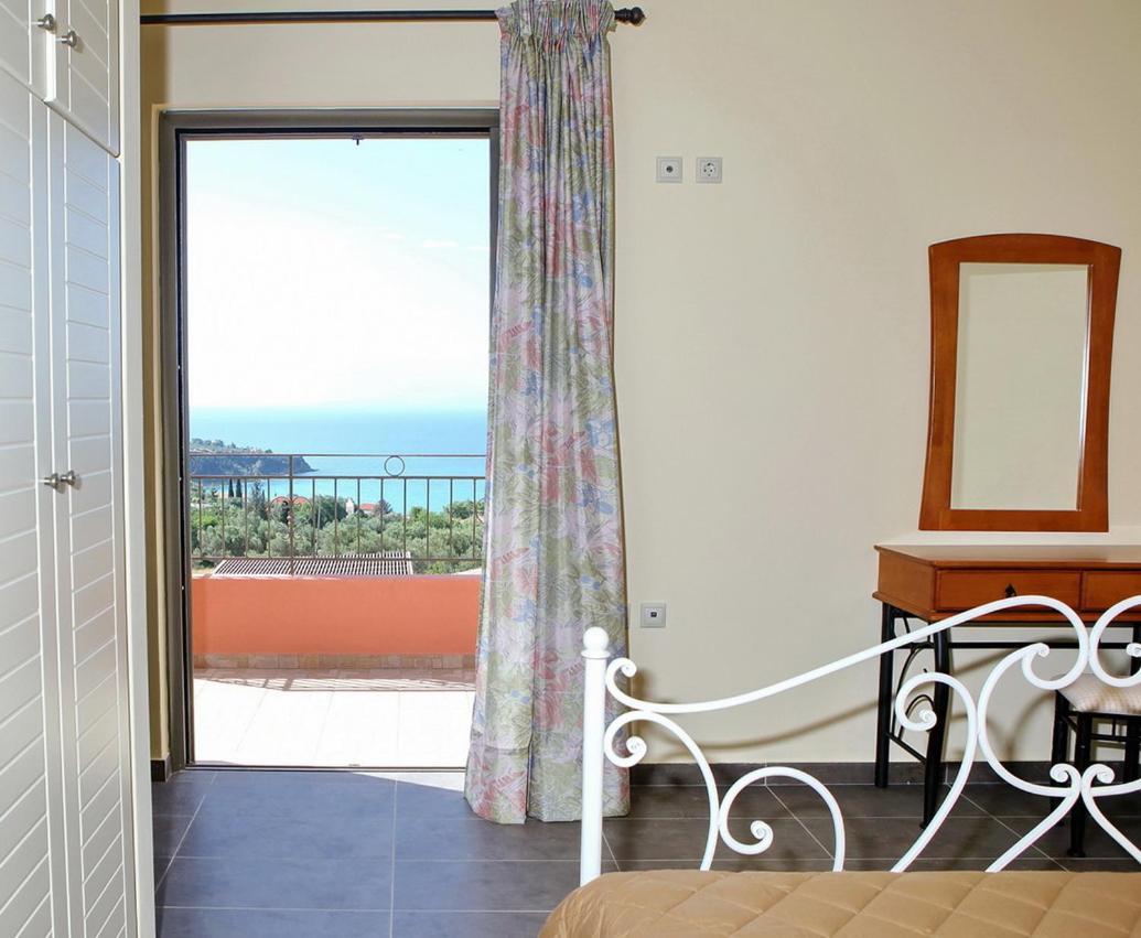 Provenzo And Meliti Villas Lourdata  Zewnętrze zdjęcie